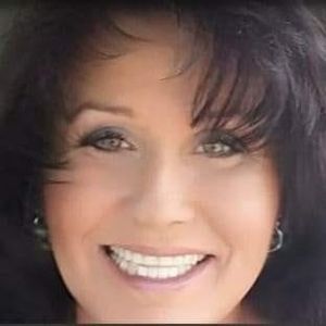 Meet your Posher, Connie